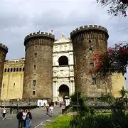 爱游戏体育官网-那不勒斯擒下榜首，展现强大实力()